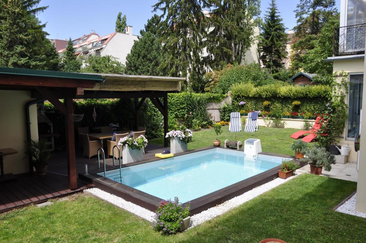 Business Home Vienna Exterior photo